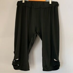 Black Cropped Leggings with Cutout Details